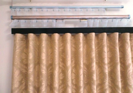 Wave curtain rods